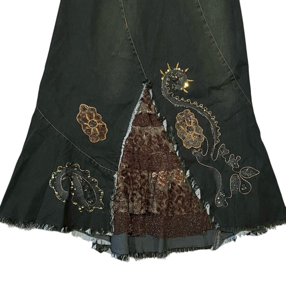 Chagall | Y2K High Waisted Green Tinted Denim Midi Skirt w/ Embroidery & Ruffles - Picture 4 of 8